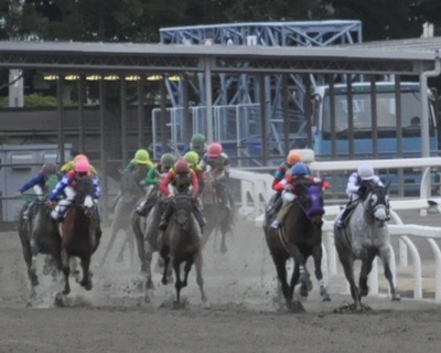 ４コーナーから直線へ