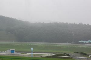 盛岡競馬場は雨模様