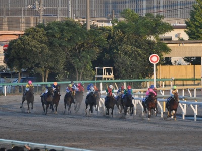 ４コーナーから直線へ